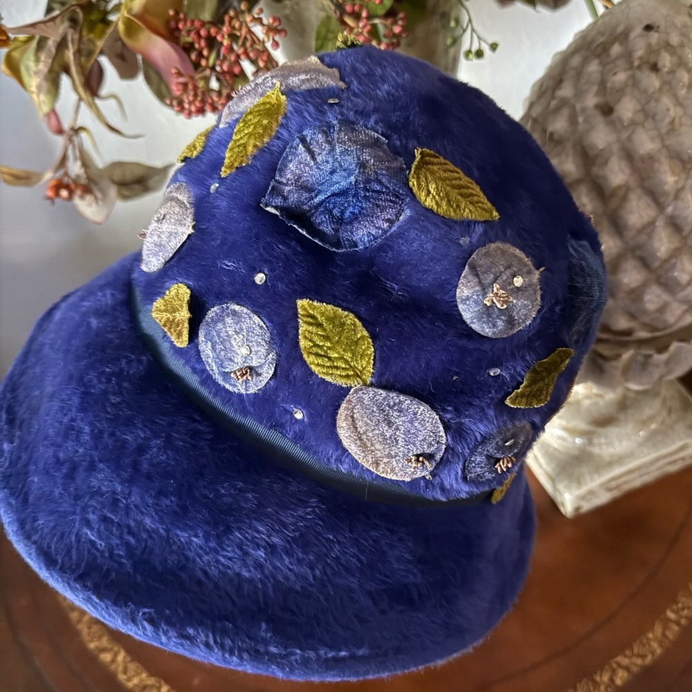 Vintage Hats by Barbara Denise - Picture 2 of 5